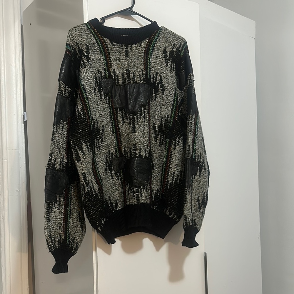 Men's Black and Gray Sweater